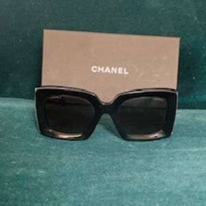 CHANEL SUNGLASSES MUTED GOLD AND BLACK WITH TWEED TEXTURE CC LOGOS